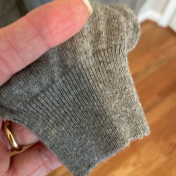 Pop Sugar Women’s Sweater Size Large Gray Soft EUC Split Hem V Neck Casual - Picture 5 of 10